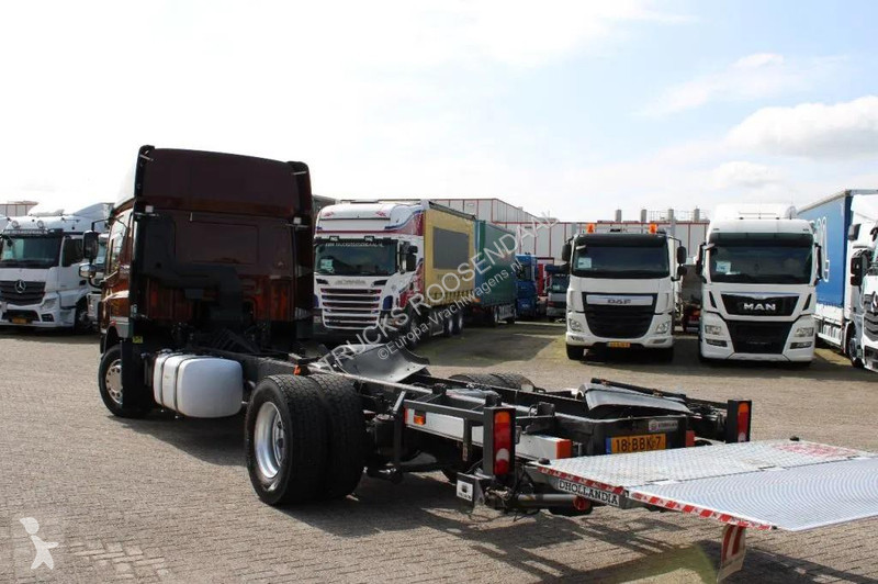 شاحنة DAF 220 + lift + euro 5