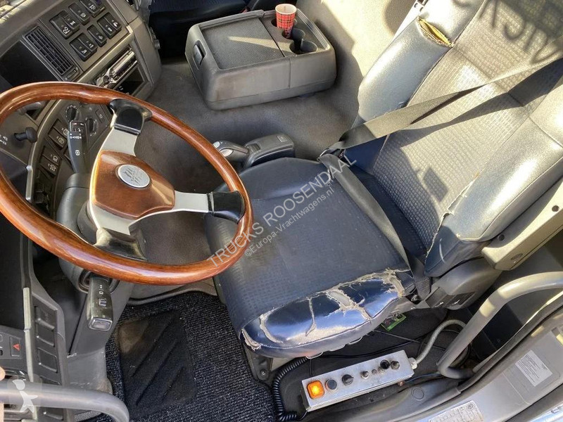 شاحنة Volvo 370 + Euro 5 + Palfinger Z-Q170...