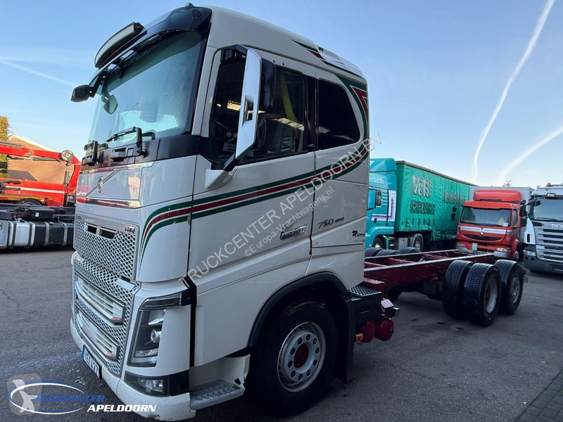 شاحنة Volvo FH 750  6x2*4 with steering axle,...