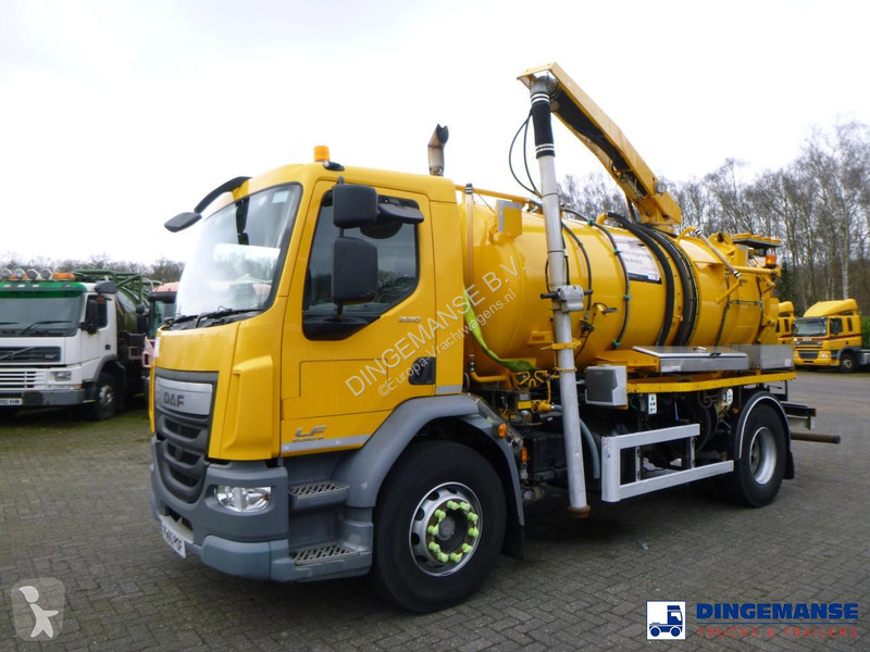 Camión DAF 220 4x2 RHD Whale vacuum tank