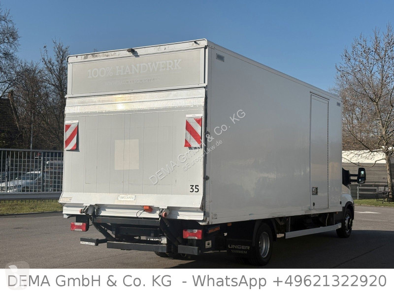 Грузовик Iveco...