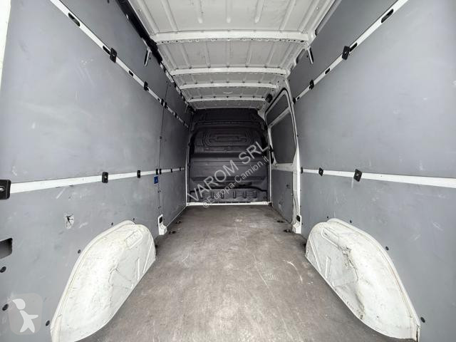 Грузовик Mercedes SPRINTER