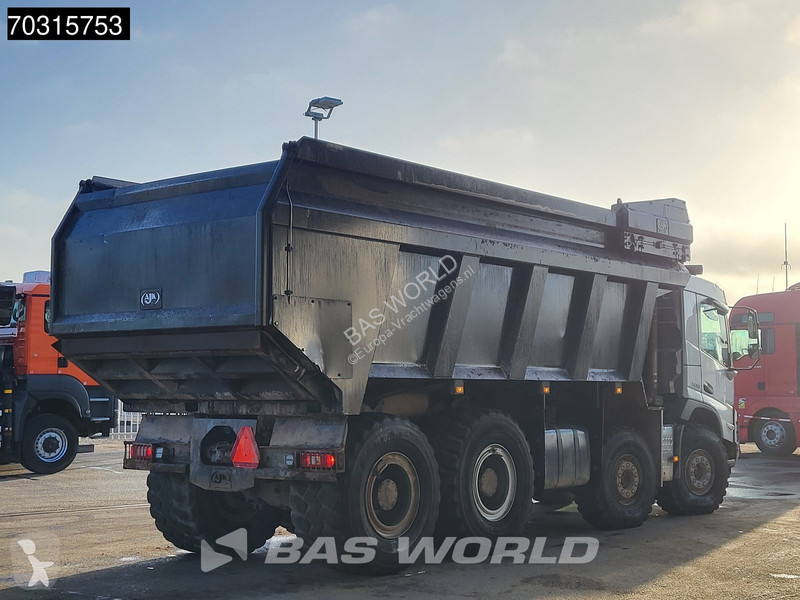 شاحنة Volvo 500  8X4 27m3 AJK Pusher 45Tons...