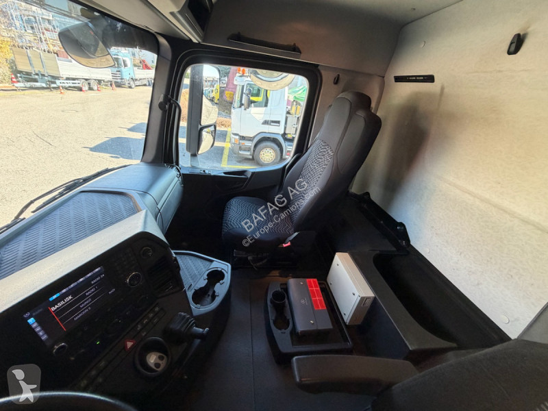 Camion Mercedes arocs 4446