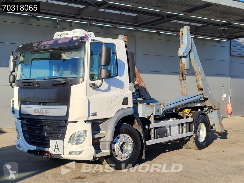شاحنة DAF 290  4X2 13tons Skip Loader...