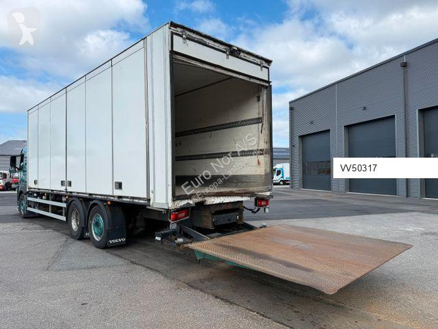 شاحنة Volvo FM330 6x2*4 Carrier Supra 1050 Nordic