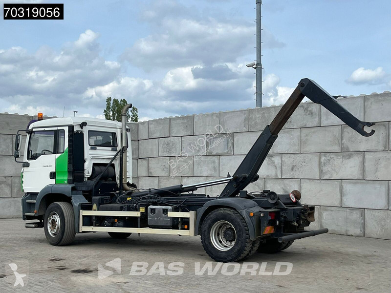 شاحنة MAN 18.310 4X2 14 tons hooklift...