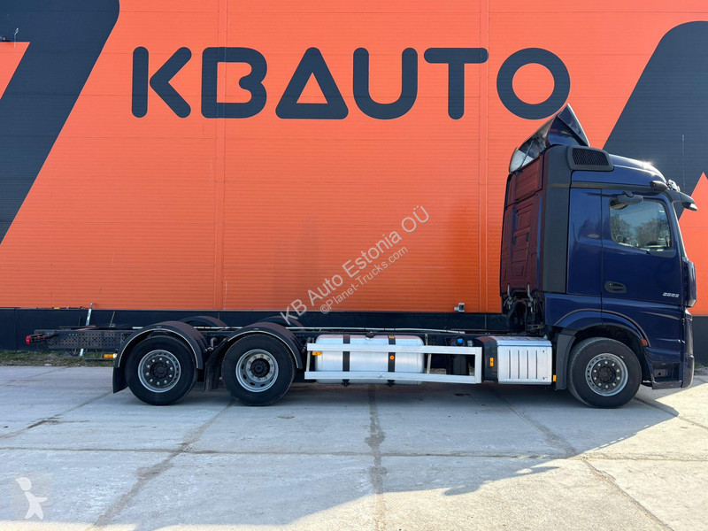 شاحنة Mercedes 2553 6x2*4 STREAM SPACE /...