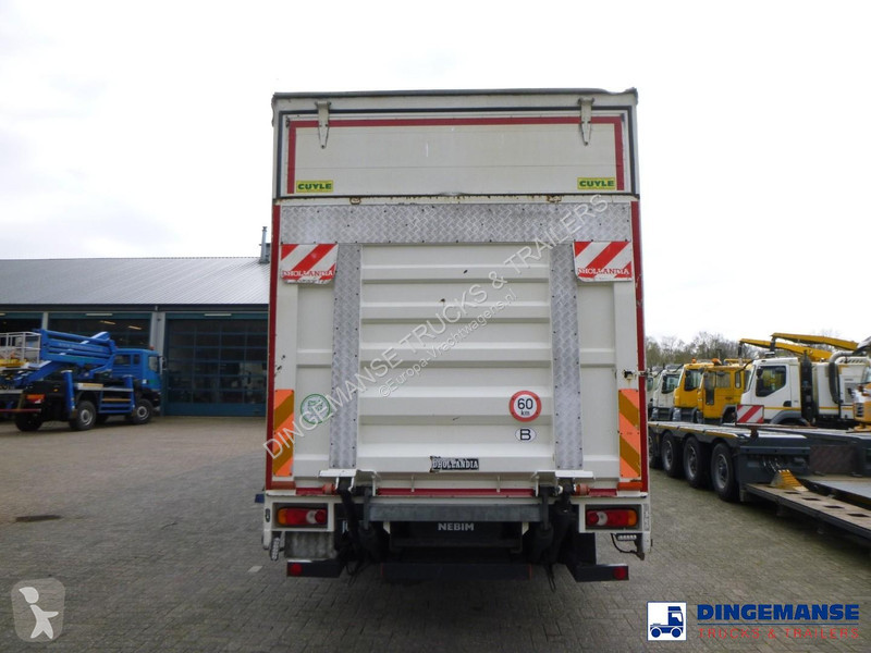 شاحنة Volvo 240 4x2 curtain sider