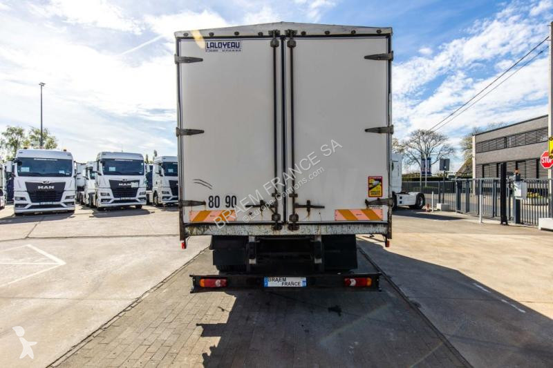شاحنة Renault  D16 240 DXI
