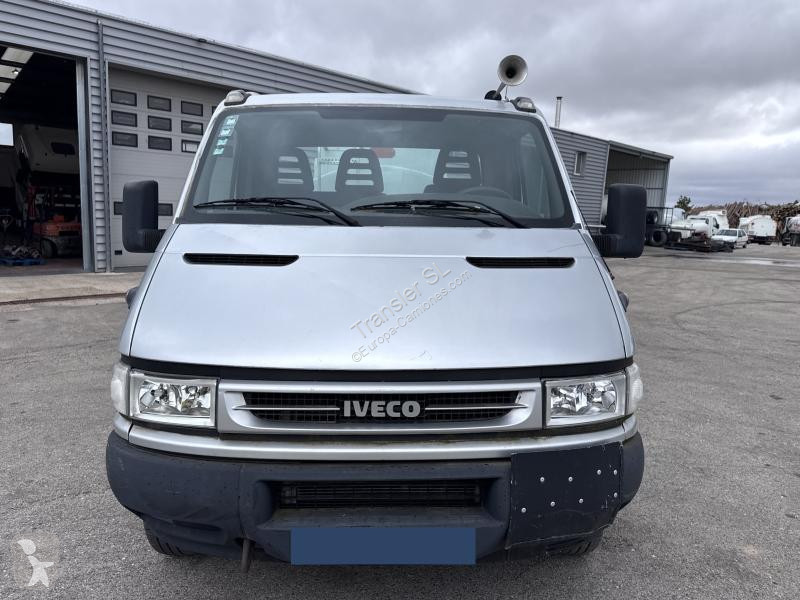 Iveco  40C17 semi-trailer truck