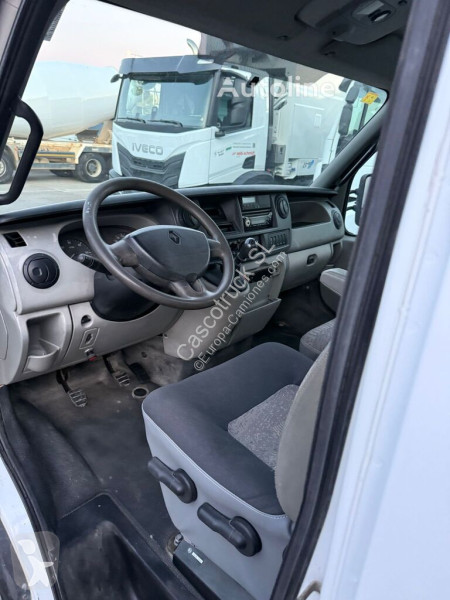 Samochód dostawczy Renault chasis +equipo...