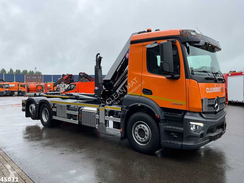 شاحنة Mercedes ACTROS 2543 HMF 23 Tonmeter...
