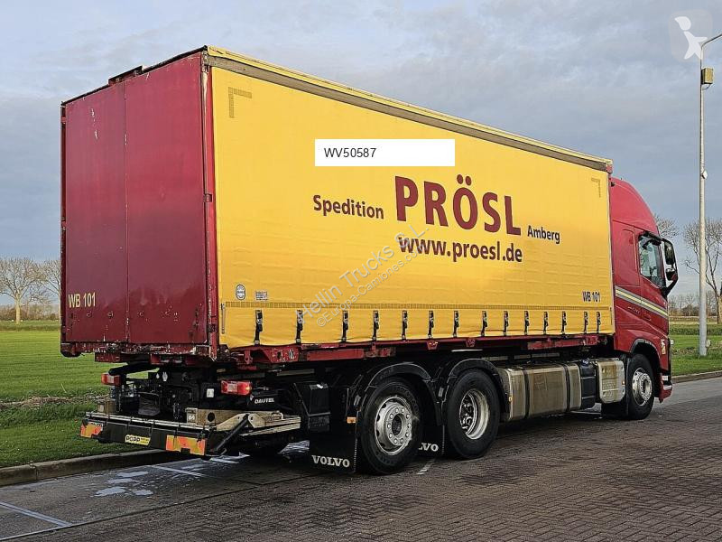 شاحنة Volvo 500 6X2 Elevador 2000kgs