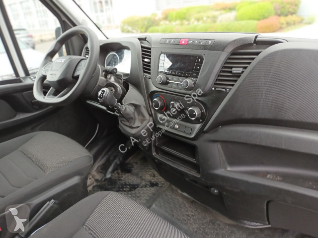شاحنة Iveco Daily 35C14