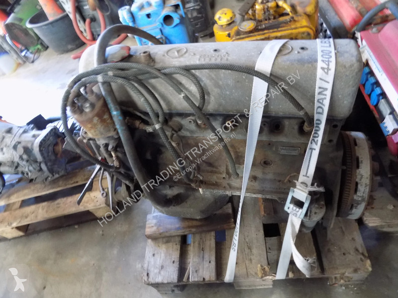 Vrachtwagen Mercedes 403 motor/versnellingsbak...