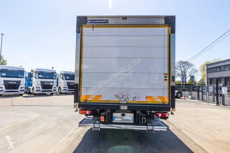 شاحنة Renault  D10 210 DXI +CARRIER SUPRA...