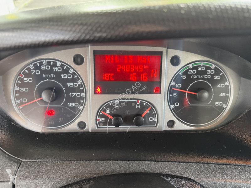 شاحنة Iveco 35c17 daily