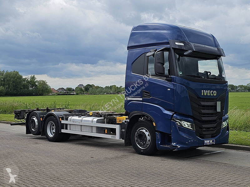 شاحنة Iveco AS260S48 6X2 STEER INTARDER