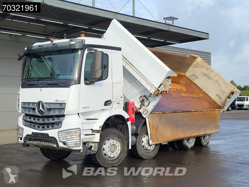 شاحنة Mercedes 3243 8X4 11m3 2-way tipper...