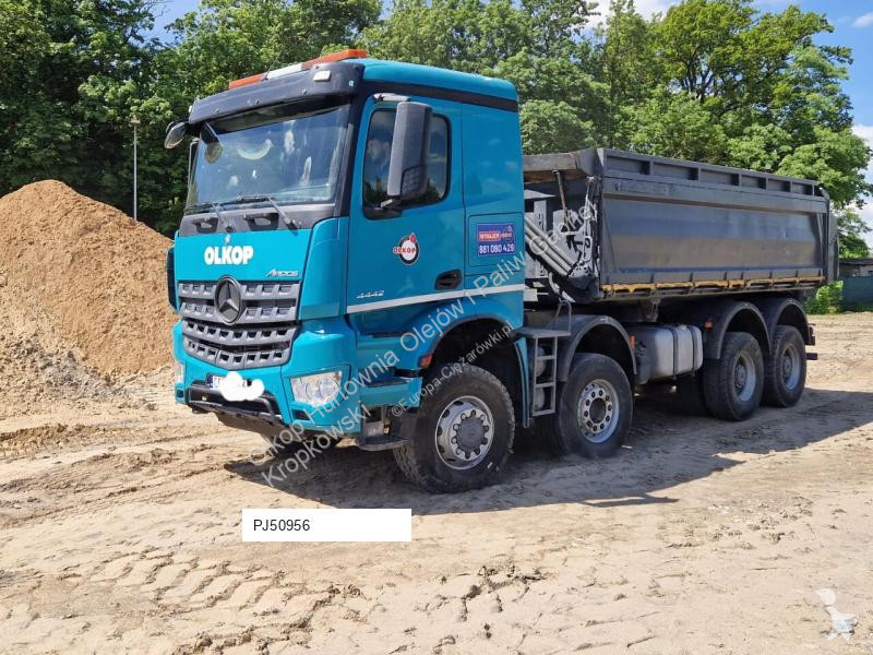 شاحنة Mercedes 4442