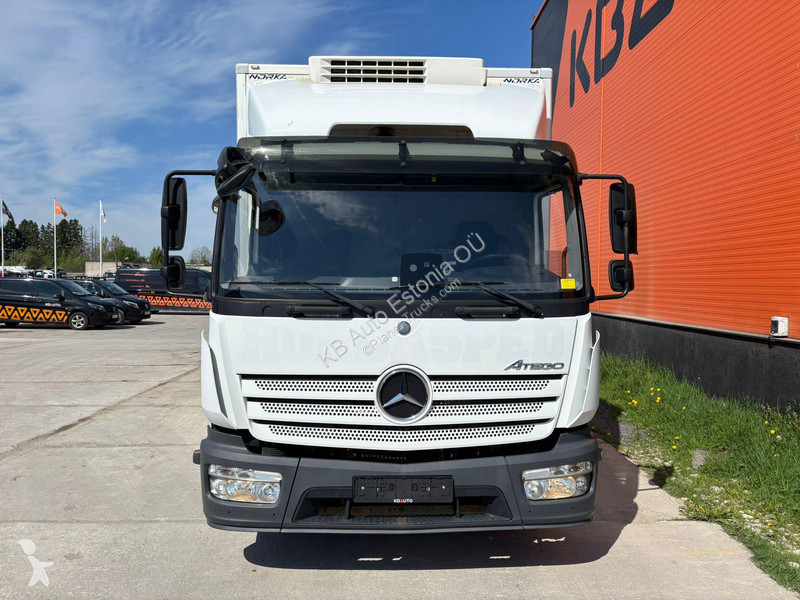 شاحنة Mercedes 818 4x2 THERMOKING V600 MAX