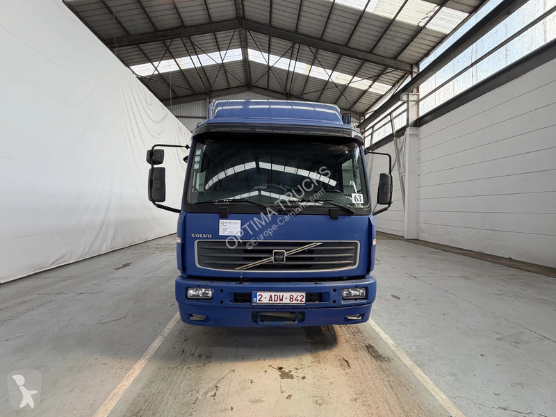 شاحنة Volvo 220 121651 km airco