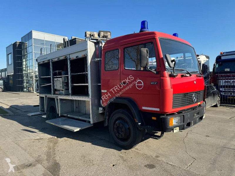 شاحنة Mercedes 4X2 FIRE TRUCK HIAB 050A ONLY...