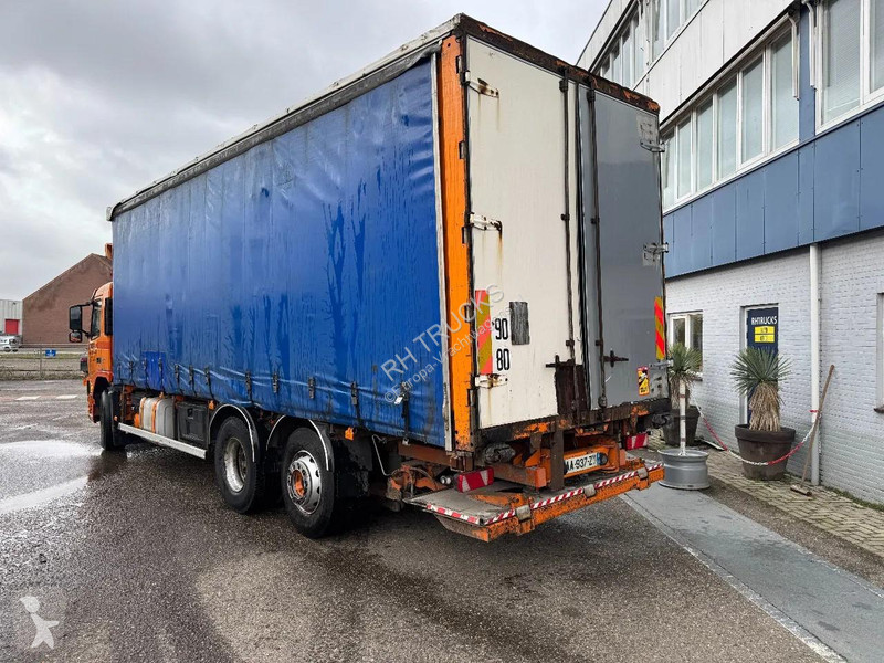 شاحنة Volvo 340 6X2 DHOLLANDIA 2000 KG CURTAINS