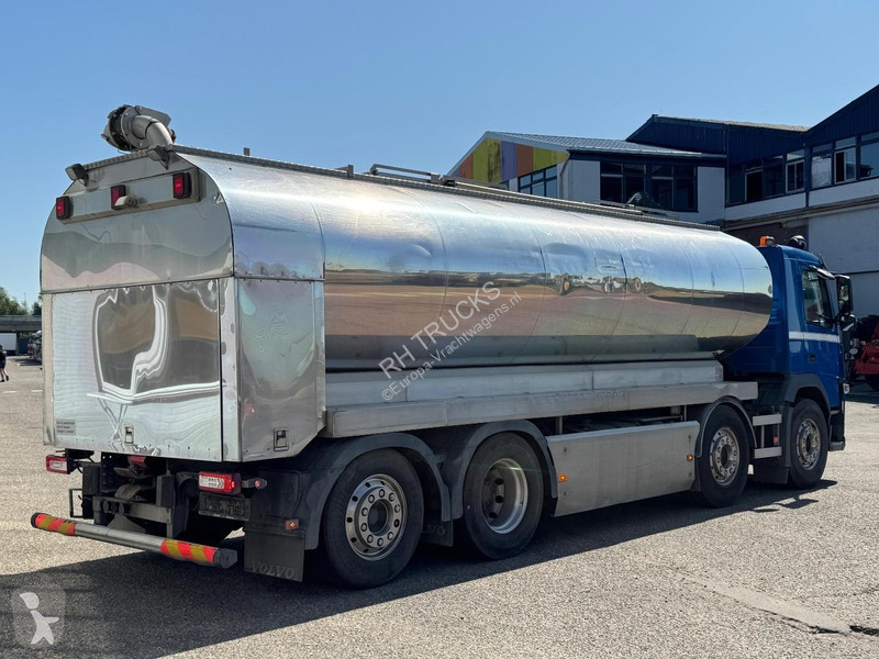 شاحنة Volvo 460 8X2 EURO 6 + INOX TANK