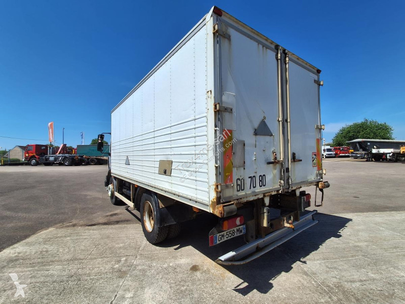 شاحنة Renault 220 DCI
