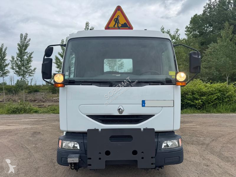 شاحنة Renault 220 DCI