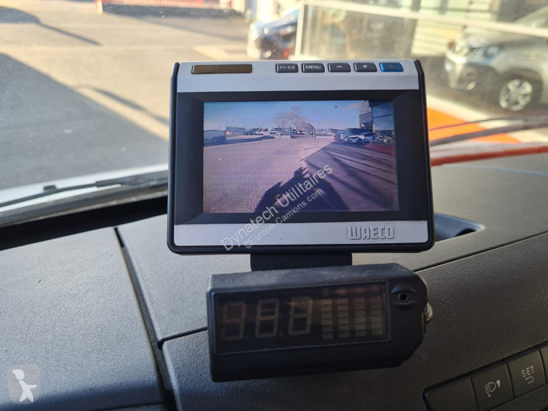 عربة نفعية Iveco DAILY CCB 35C13 EMPATTEMENT...