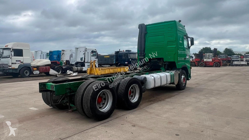 شاحنة Volvo 520 (6X4 / LONG CHASSIS / FRONT STEEL)