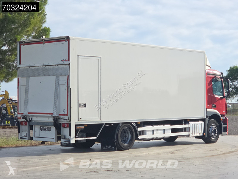 شاحنة Mercedes 1824 4X2 18 toneladas, 2000 kg,...