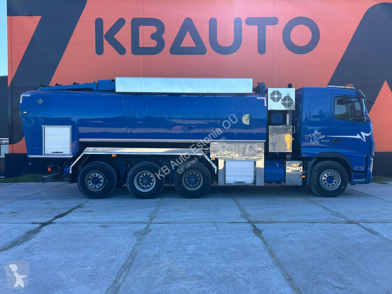 شاحنة Volvo 540 8x4*4 KORP&SON tank 9000 l +...