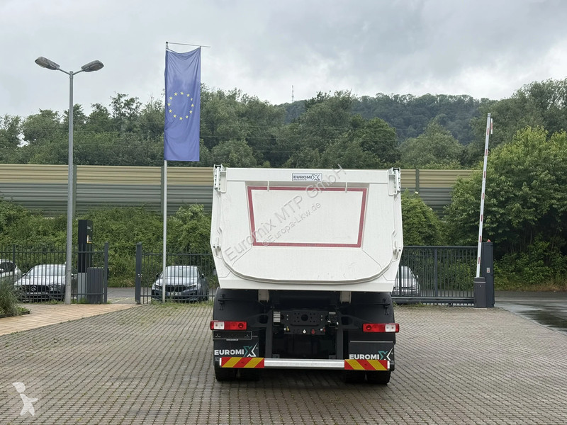 Camión Volvo 500 Volvo 13 500 8X4 Euro 6e L13...