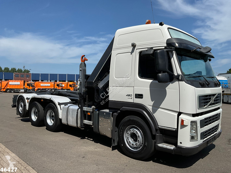 شاحنة Volvo 480 8x4 Hiab 28 Tonmeter laadkraan