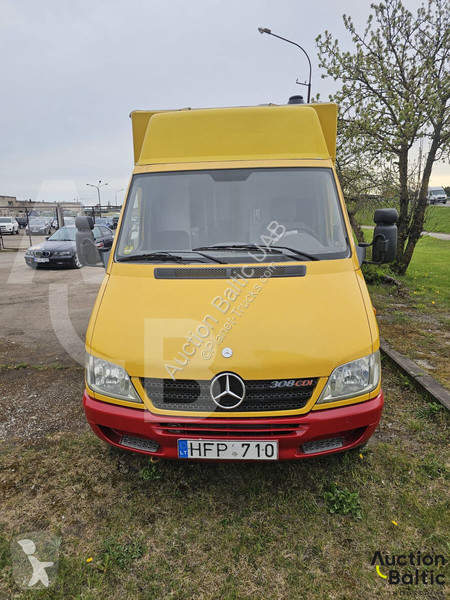 شاحنة Mercedes 308 CDI
