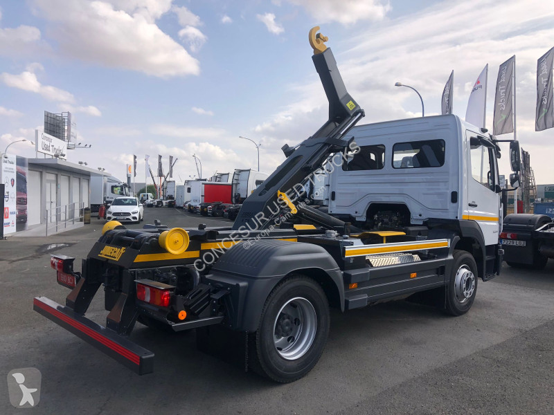 شاحنة Mercedes  1224 + GANCHO JIMECA 8 TON.