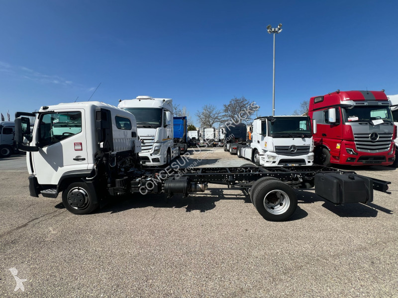 شاحنة Renault D 7,5 L4 CCM 180E6