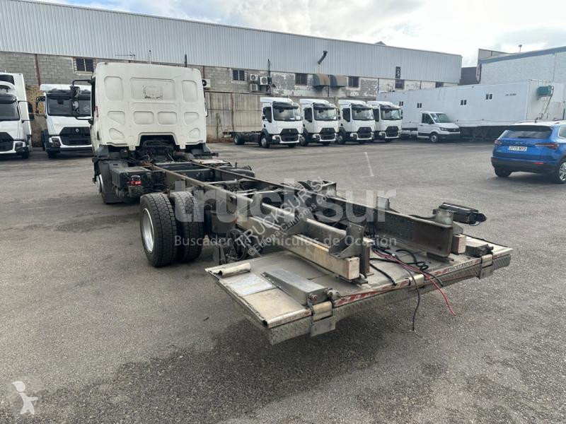 Camion Renault  D CHASIS CABINA