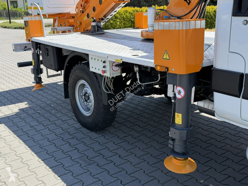 شاحنة Iveco 55S18W 4x4 Zwyżka 16m Bumar...