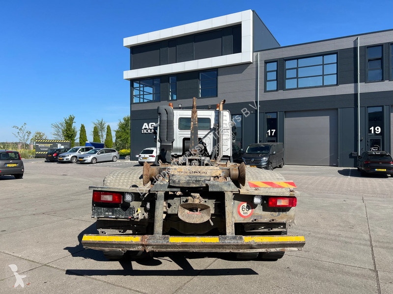 شاحنة Volvo 420 / 6x4 / Hookarm 20T / Hub...