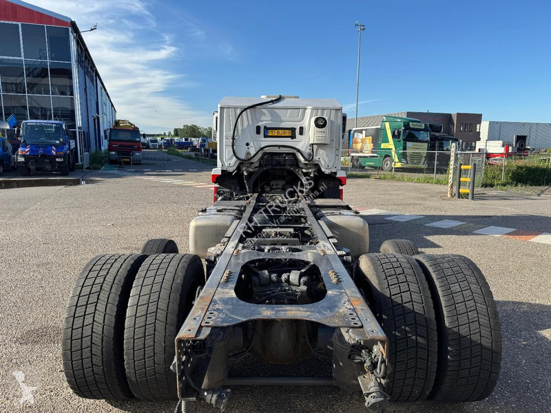شاحنة Mercedes 1943 6X2 EURO 6 CHASSIS CABINE