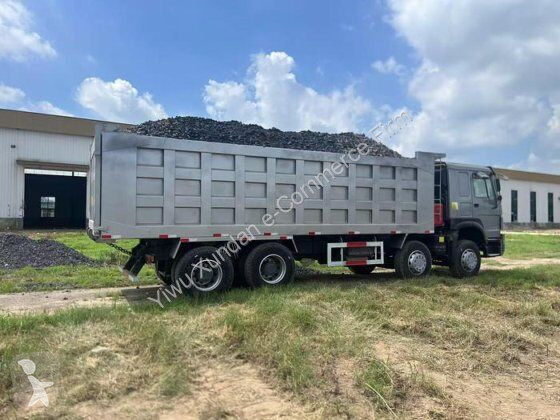 شاحنة Howo Sinotruk - 8*4 Howo 12 wheels dump...