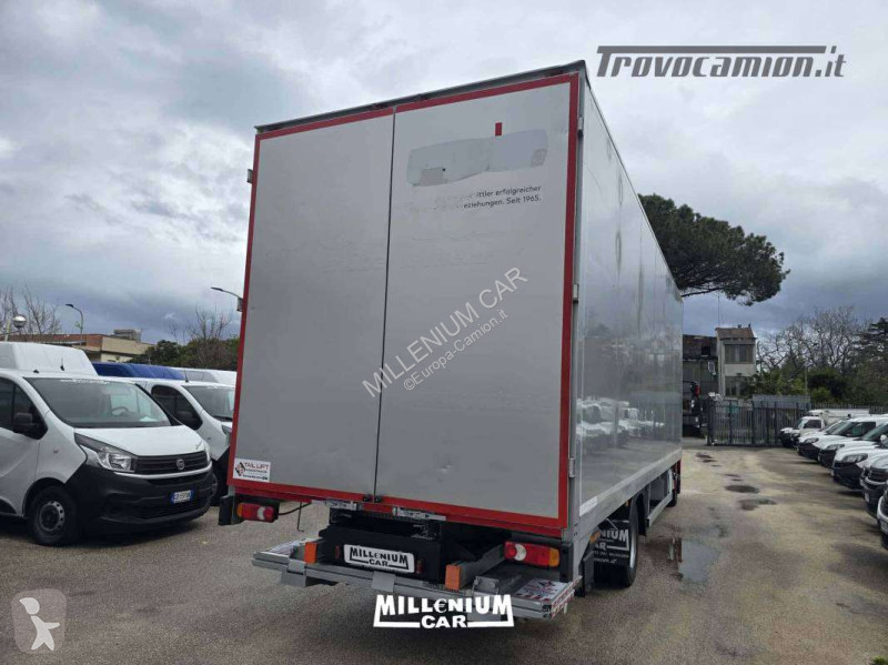 Camion Iveco 120E22 FURGONE 7,70 (2018)