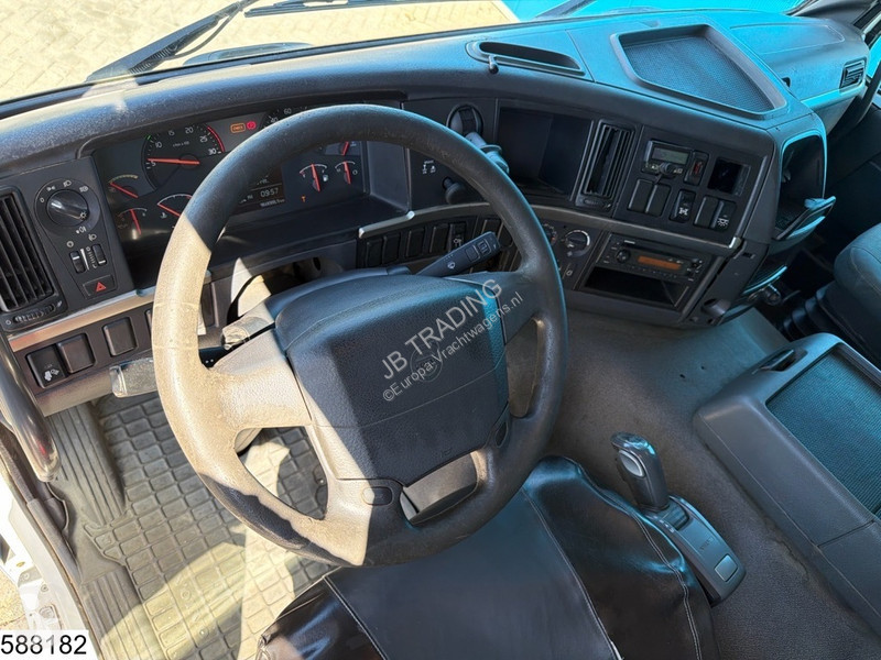 Lastbil Volvo 8x4, Euro 5, PTO, Steel spring...