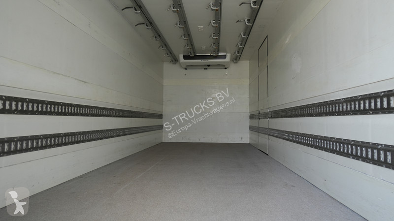 شاحنة Mercedes 1224 frigo truck meat hooksystem...