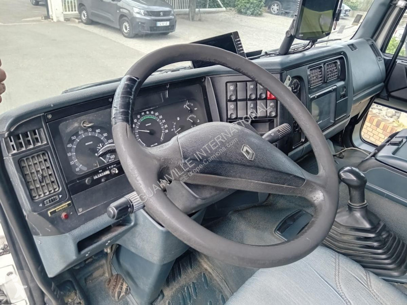 شاحنة Renault 300 DXI